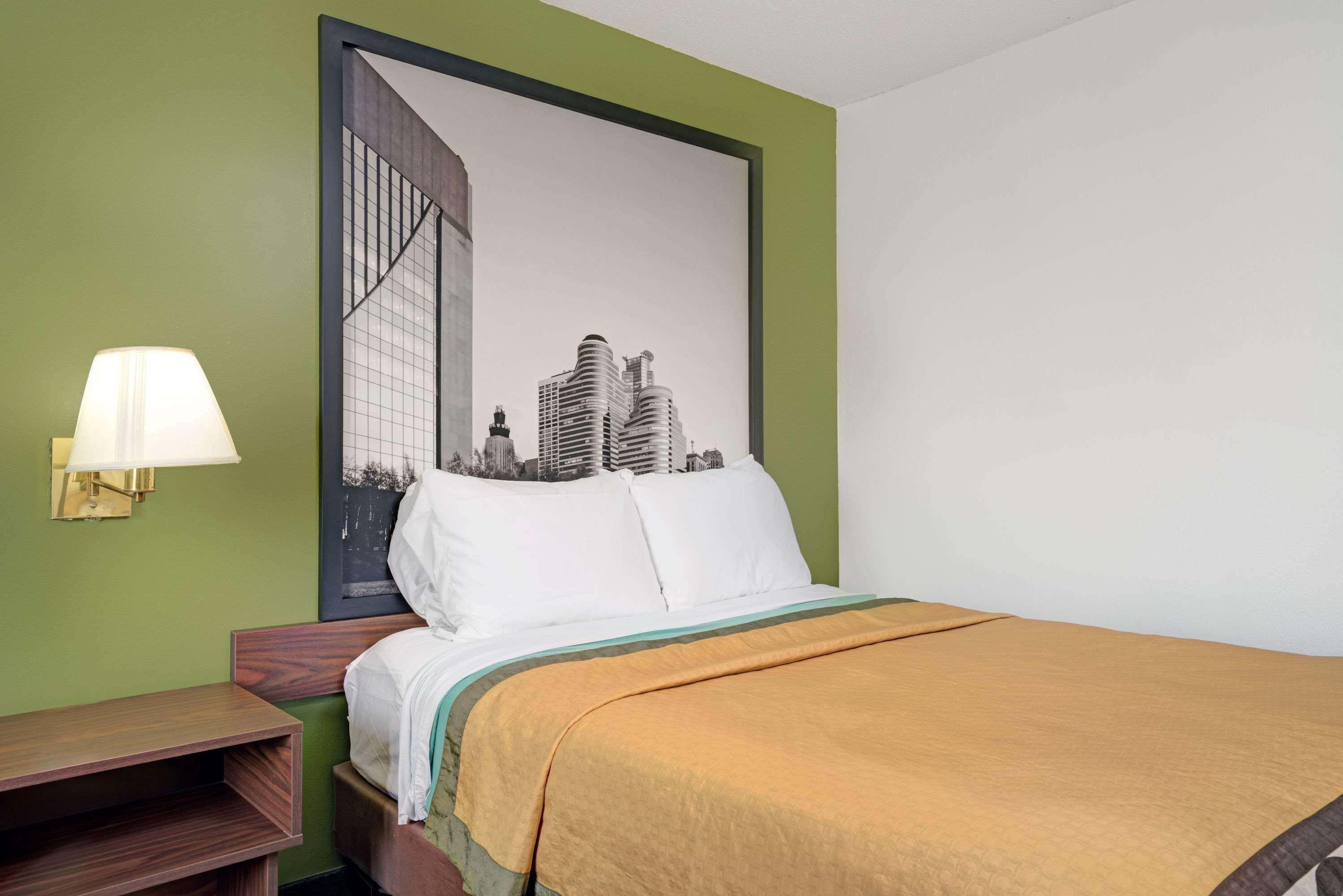 Super 8 By Wyndham Buffalo Exterior photo